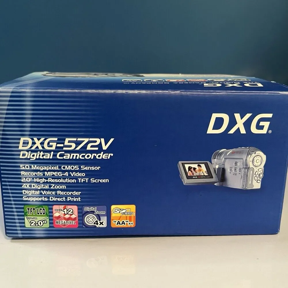 DXG 572V Digital Camcorder/5.0 Megapixel  4x Digital Zoom Open Box